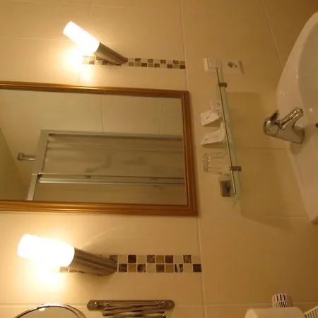 Hotel Zur Kripp Hotel 2*